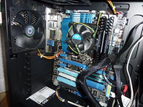 毎週毎週PCの中を開けて何かしらやっている気がします。