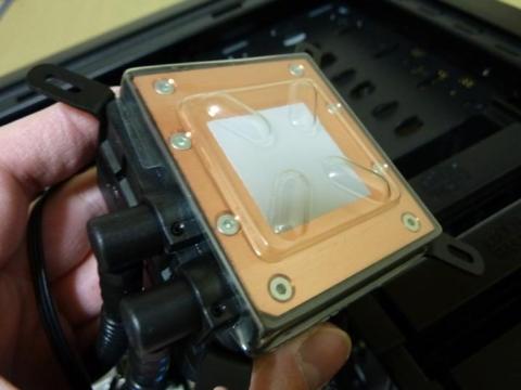 この接触のプラスチック容器を取ることは書いてありませんでした。