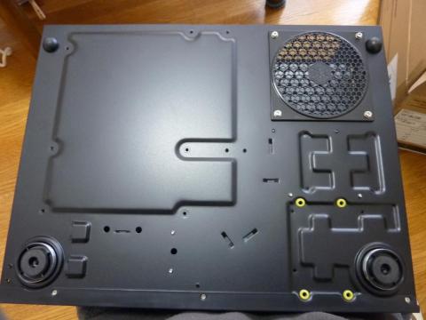 SilverStone Milo SST-ML03Bの底