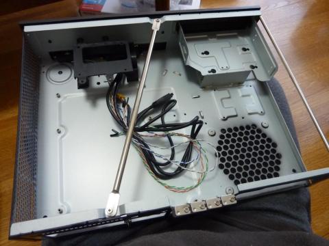 SilverStone Milo SST-ML03Bのケースを開けたところ