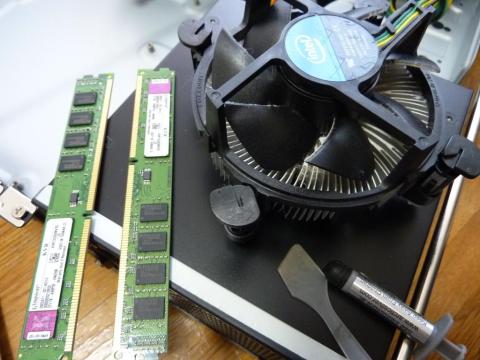 メモリーと純正Fanとグリス