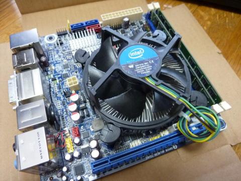 マザーボードへの設置完了!