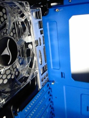 バックパネル取り付けケース内側から