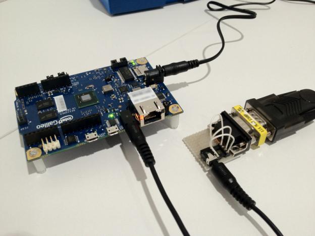 こんな感じになったら「USB CLIENT」ポートでPCに接続