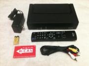 内容物です。ケーブルも電池も同梱されています。