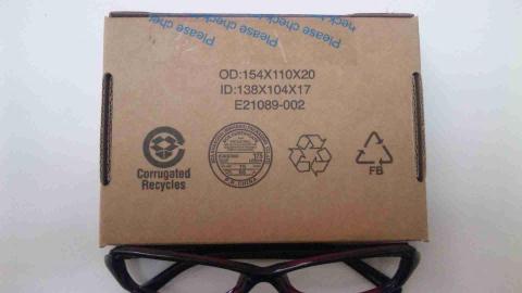 「Intel SSD 320」600GB外箱2