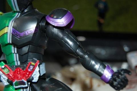 サイクロンジョーカー 上腕