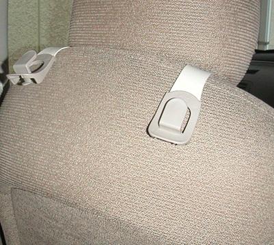 一座席に2個取り付け可能