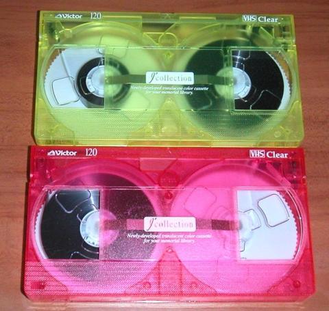 スケルトンVHSテープ