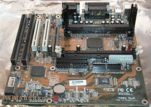 スロットタイプのCPU