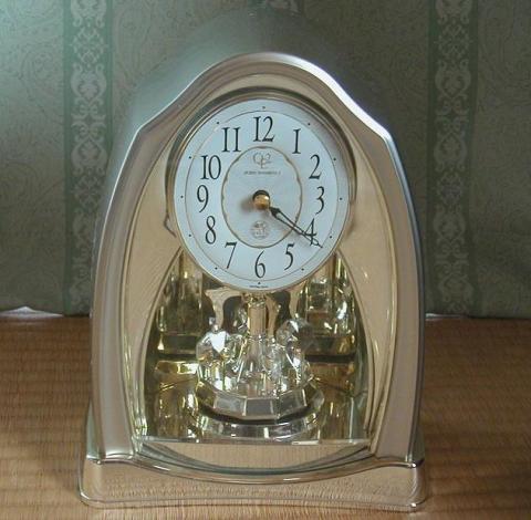 立派そうな置時計