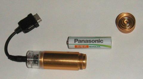 単三を入れるだけ