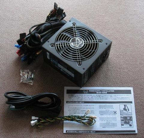 重くてケーブルが凄い