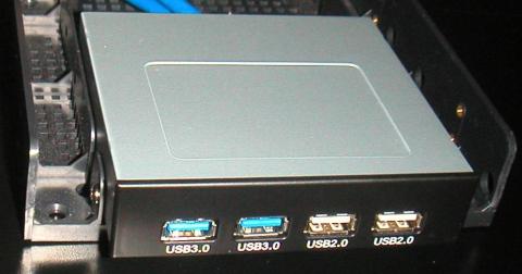 5.25インチベイに装着