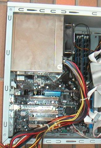 小さなCPUクーラーのみ可