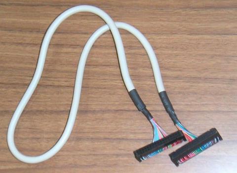 配線し易いIDEケーブル