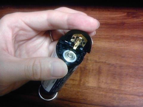 電池カバーが…