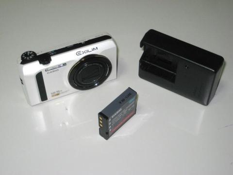 本体、バッテリと充電器