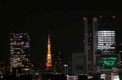 約7キロ離れたところから撮った夜の東京タワー
