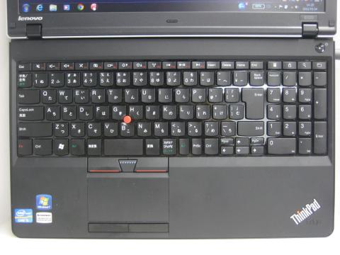 キーボード: ウルトラナビ(トラックポイント、マルチジェスチャー・タッチパッド)