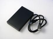 HDD本体とUSB3.0ケーブル