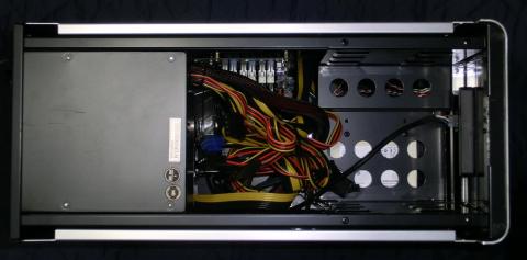 トップカバーを外した状態(電源装着済み)