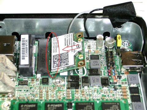 カードを斜めに挿入