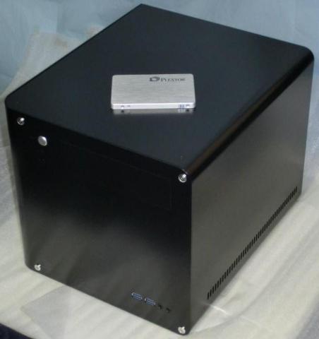 2.5インチSSDで分かる大きさ