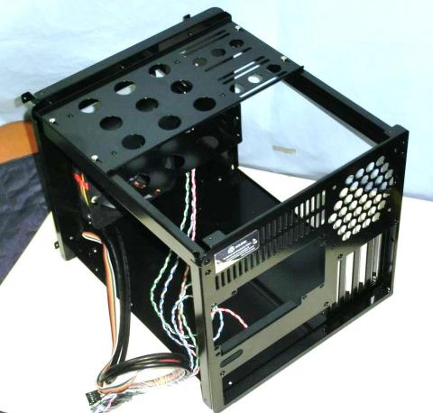 フロント・レフトパネルも取り外した