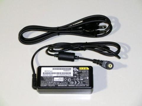 ノートPCに負けないACアダプタ