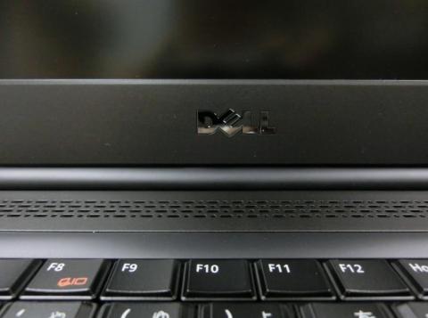 ディスプレイ下方のロゴ