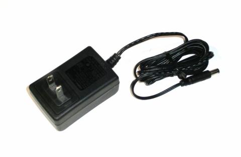 頭の大きい、不便なACアダプタ