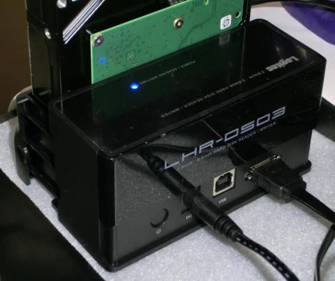 3.5インチHDDのeSATA接続、通電状態