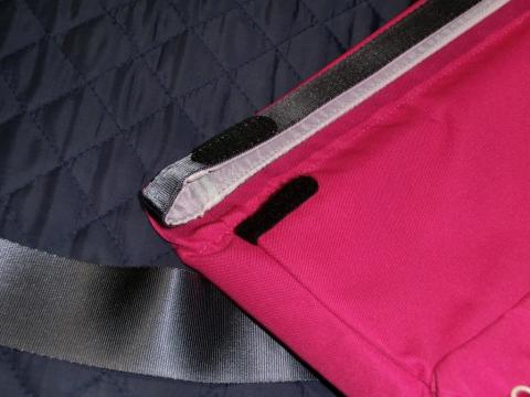 マジックテープ止め