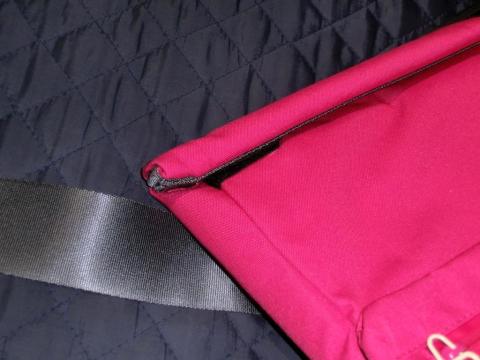 マジックテープ止め