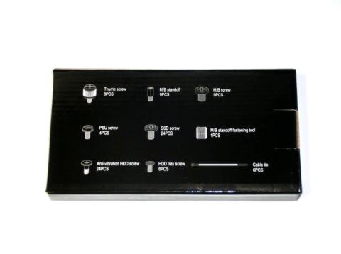 付属品ケース裏面: 付属品の説明