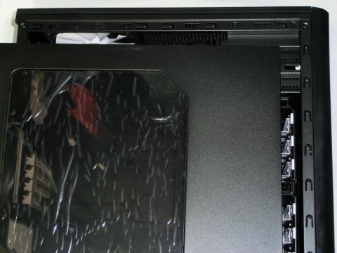 左側面パネル(取り外し状態)