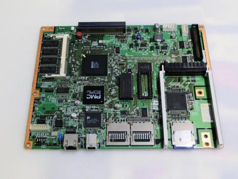 リコープリンタIPSIOのマザーボード:カードスロット3個