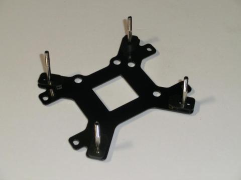 ねじを通したブラケット