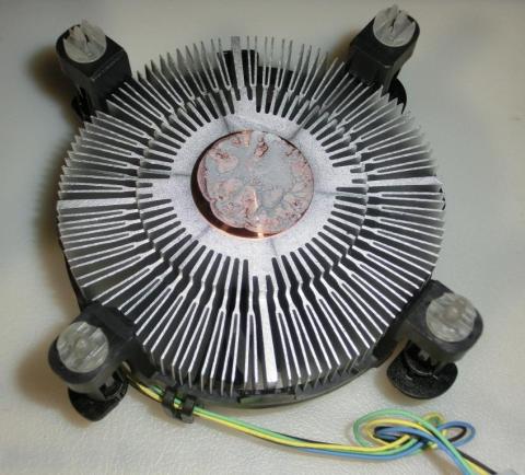 取り外した旧CPUクーラー