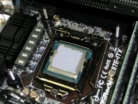 新しいグリースと塗っておいた(もうちょっとうまくやれ)