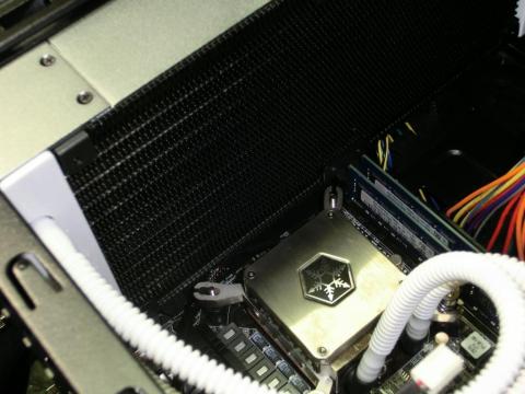 ウォータブロックをセットした