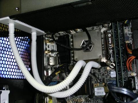 ウォータブロック固定完了