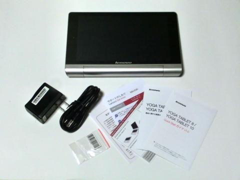 本体、AC-USBアダプタ、USBケーブル、そのた書類