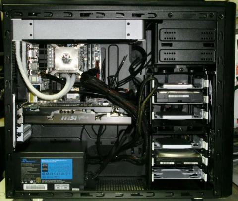 取り付け完了のケース内様子