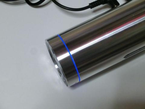 オーディオケーブル接続時のブルーLED点灯