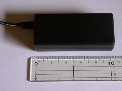 ACアダプタ外形