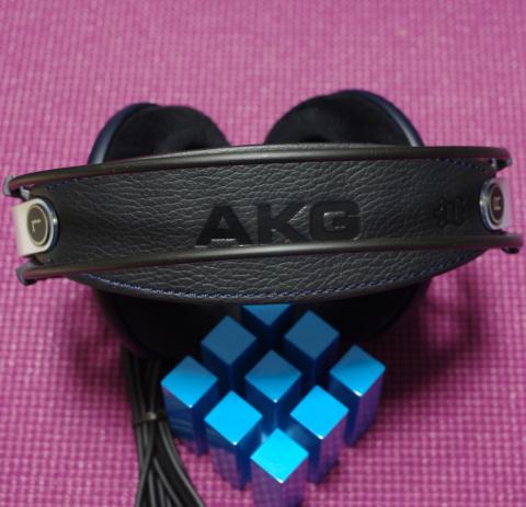 AKG K702 ヘッドバンド表側