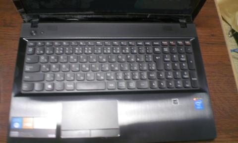 ノートパソコン1台(Lenov G510)