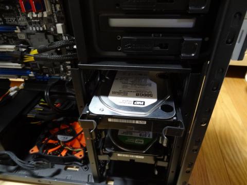 古いHDDを取り外す